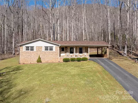 166 Huskins Rd, Spruce Pine, NC 28777