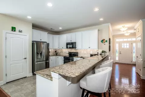 Kitchen - 18125 Ebenezer Dr, Cornelius, NC 28031 photo 5 of 5