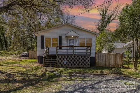 115 Belton Ave, Mount Holly, NC 28120