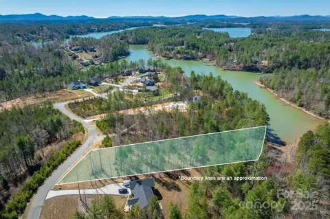 2148 E Bluewater Dr, Morganton, NC 28655