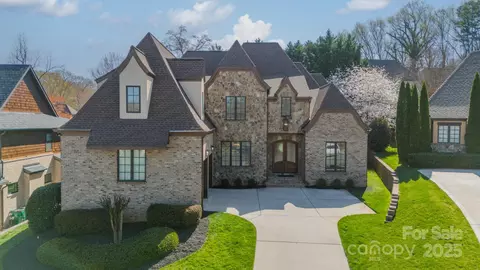 913 Dacavin Dr, Charlotte, NC 28226