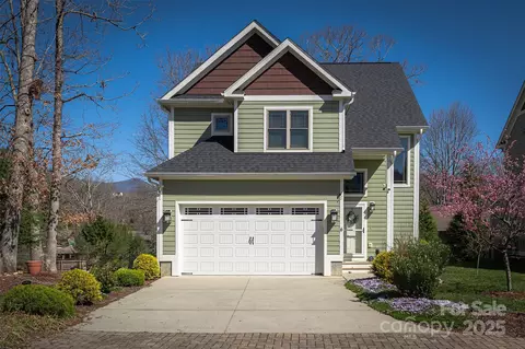 6 Gold Leaf Walk Way, Black Mountain, NC 28711