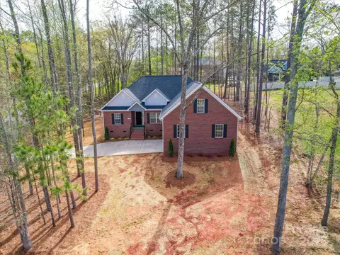 725 Granna Ln, Lancaster, SC 29720