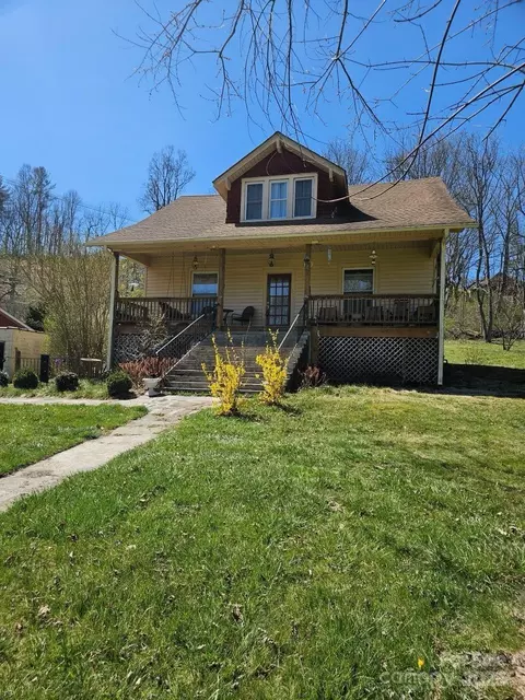 212 S Mitchell Ave, Bakersville, NC 28705