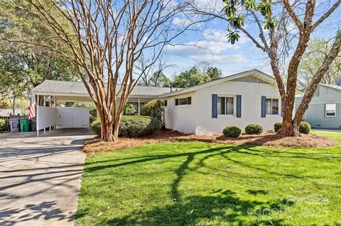 821 Fairbanks Rd, Charlotte, NC 28210