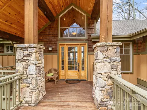 20 Springflower Ct, Burnsville, NC 28714