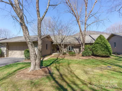 12 Clubside Dr, Asheville, NC 28804