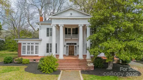 8425 E Franklin St, Mount Pleasant, NC 28124