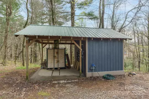 8 Grant Ln, Saluda, NC 28773 photo 30