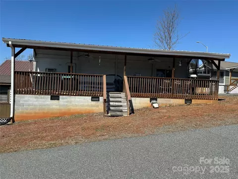 167 Eagle Dr, New London, NC 28127
