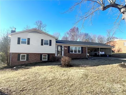 4726 Roby Dr, Archdale, NC 27263