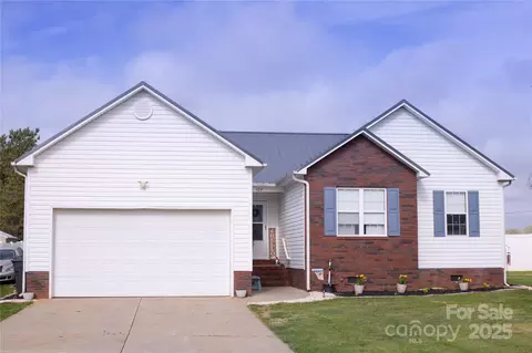 108 Windrow Ln, Statesville, NC 28625