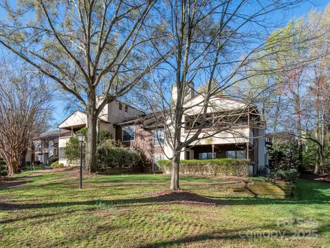 5719 Dockside 1102 Dr #1102, Charlotte, NC 28227