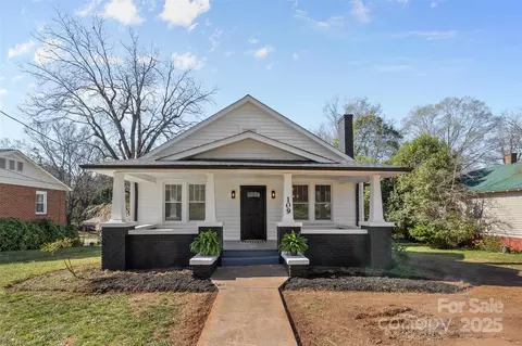 109 W D St, Newton, NC 28658