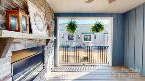 926 Portrush Ln, Tega Cay, SC 29708