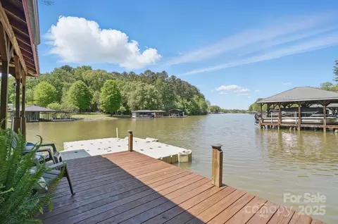 9711 Pine Tree Rd, Norwood, NC 28128