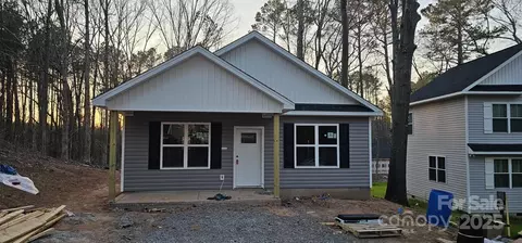39 Solomon St, Wadesboro, NC 28170