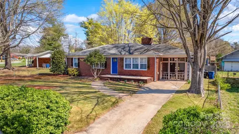 654 N Bost St, Statesville, NC 28677