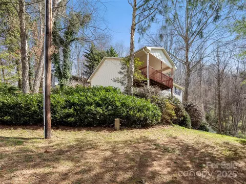 57 Mountain Site Ln, Asheville, NC 28803