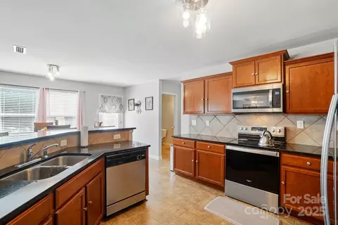 Kitchen - 3272 Saddlebrook Dr, Midland, NC 28107 photo 2 of 4