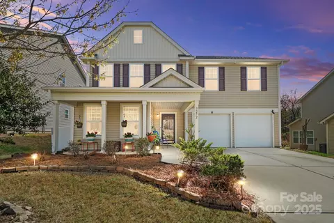3272 Saddlebrook Dr, Midland, NC 28107
