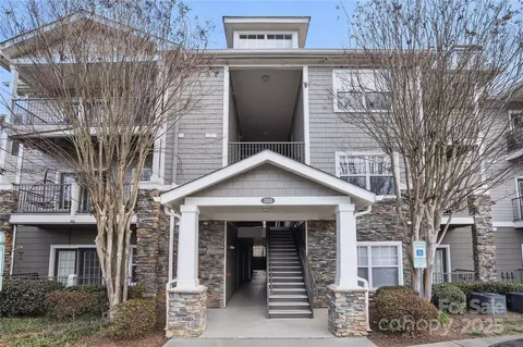300 Vista Lake 207 Dr #207, Candler, NC 28715
