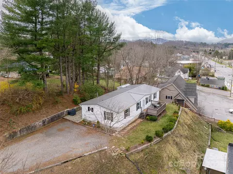 View/Area - 18 Brookside St, Clyde, NC 28721 photo 2 of 3