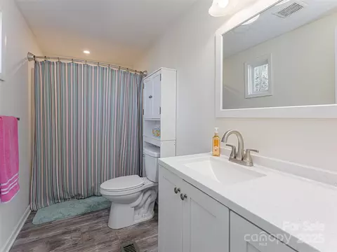 Bath - 18 Brookside St, Clyde, NC 28721 photo 1 of 2