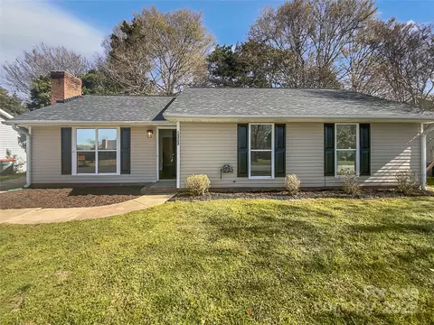 10707 Copper Field Dr, Pineville, NC 28134