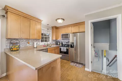 Kitchen - 10 Ruby St, Rockwell, NC 28138 photo 2 of 4