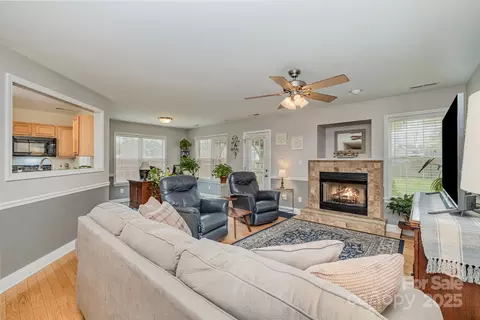 Living - 3112 Mcgee Ln, Monroe, NC 28110 photo 3 of 4