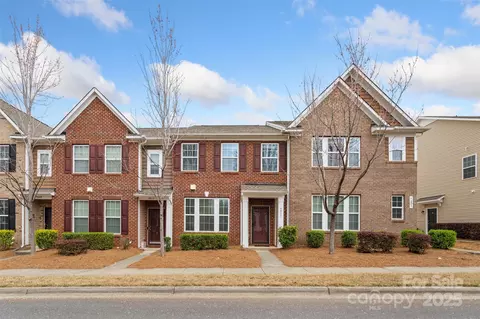 9017 Lanark Ln, Fort Mill, SC 29707