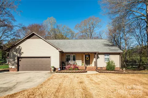8276 Scarlet Oak Ct, Harrisburg, NC 28075