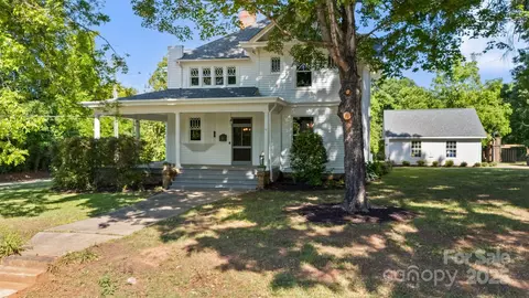 127 Charlotte St, Mooresville, NC 28115