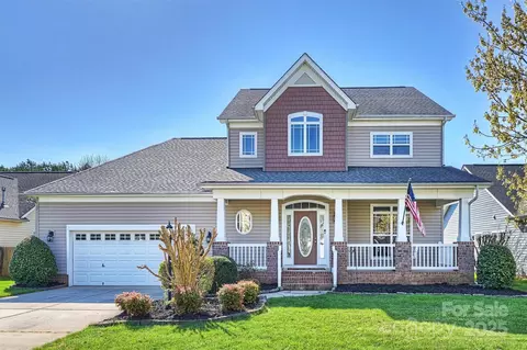 8816 Castle Cliff Dr, Matthews, NC 28105