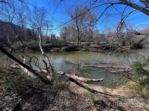 425 Old Willis School Rd, Dallas, NC 28034