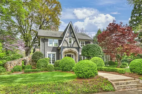 812 Bromley Rd, Charlotte, NC 28207