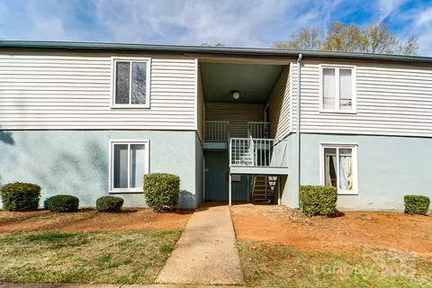 1915 Countrymens Ct, Charlotte, NC 28210