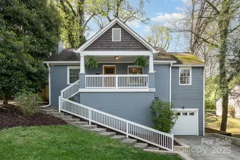 2017 Wood Dale Ter, Charlotte, NC 28203