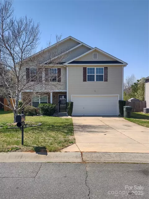 1413 River Run Rd, Lowell, NC 28098