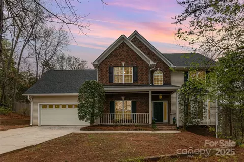 12533 Tanners Ct, Charlotte, NC 28262