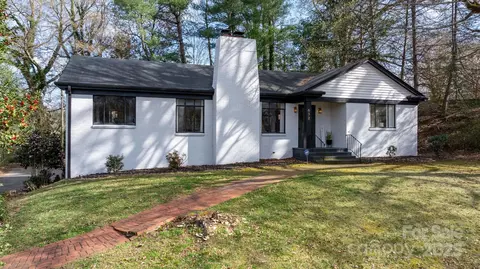 632 4th Street Nw Dr NW, Hickory, NC 28601