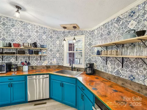 Kitchen - 52 Westwind Dr, Canton, NC 28716 photo 2 of 6
