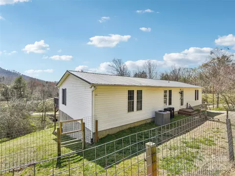 Exterior - 52 Westwind Dr, Canton, NC 28716 photo 7 of 7