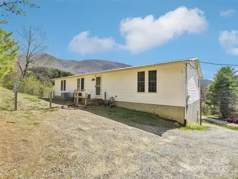 Exterior - 52 Westwind Dr, Canton, NC 28716 photo 6 of 7