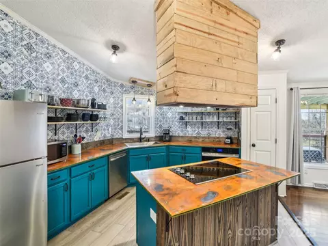 Kitchen - 52 Westwind Dr, Canton, NC 28716 photo 4 of 6