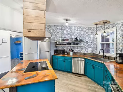 Kitchen - 52 Westwind Dr, Canton, NC 28716 photo 6 of 6