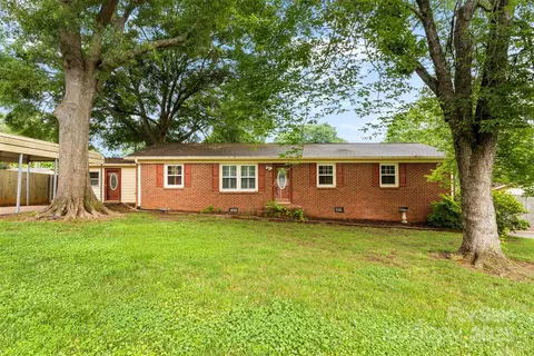 4107 Windwood Dr, Gastonia, NC 28056