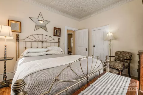 Bedroom - 153 Skyway Dr, Marshall, NC 28753 photo 1 of 6