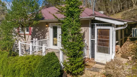 Exterior - 153 Skyway Dr, Marshall, NC 28753 photo 7 of 8